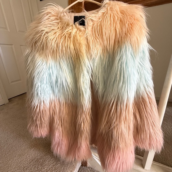 Forever 21 Jackets & Blazers - Forever 21 Pastel Faux Fur Coat in Peach, Light Blue & Pink